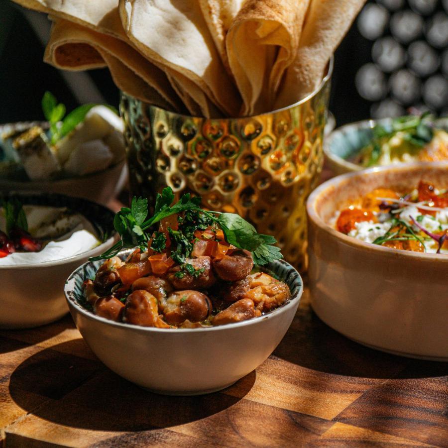 Somerset West Bay Ad-Dauha Zewnętrze zdjęcie A bowl of hummus