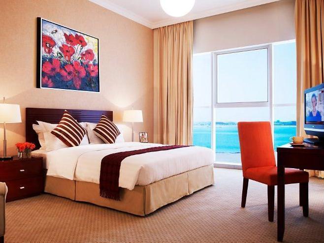 Somerset West Bay Ad-Dauha Zewnętrze zdjęcie A bedroom in a hotel